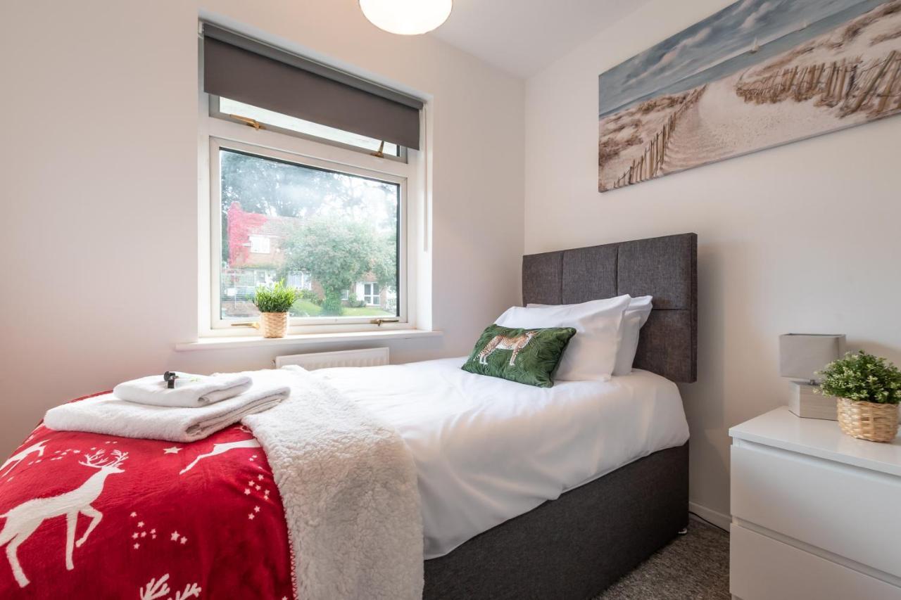3 Bedrooms House Ideal For Long Stays! Southampton Exterior foto